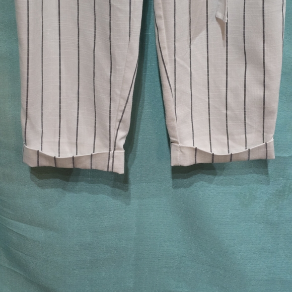 Forever 21 Pants White W/Black Stripes M Ankle Length EUC - Picture 3 of 8